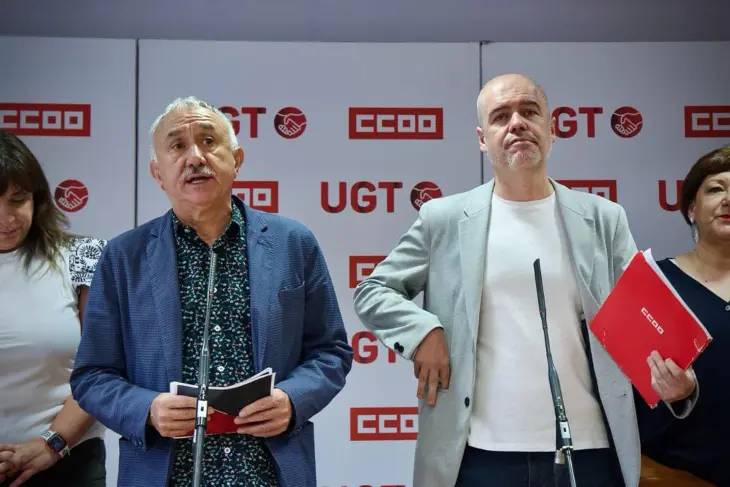 Los secretarios generales de CC.OO. y UGT, Unai Sordo (d) y Pepe &Aacute;lvarez (i), en una reuni&oacute;n.  / Twitter