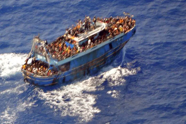 Barco pesquero con migrantes. / Guardia Costera de Grecia