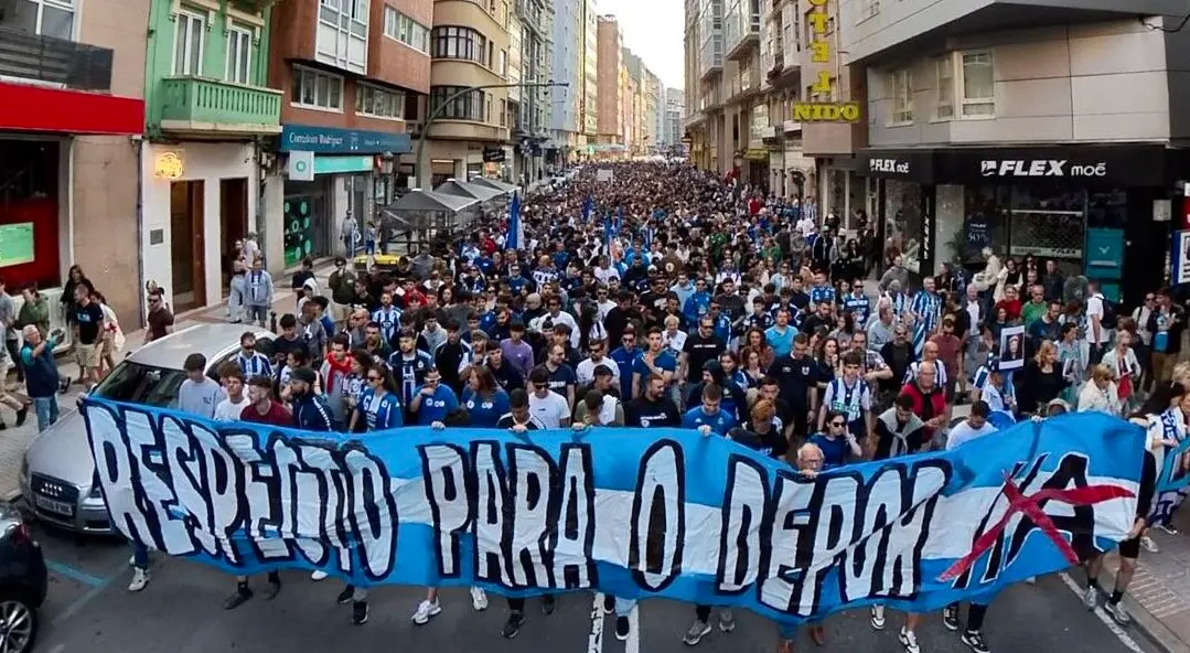 Manifestantes deportivistas. / @RB1987Oficial
