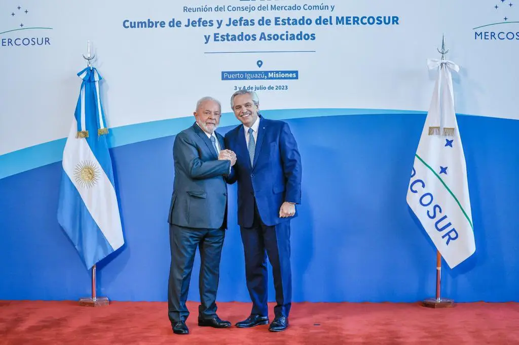 Luis In&aacute;cio Lula da Silva y Alberto Fern&aacute;ndez en la cumbre del Mercosur. / @LuladaSilva