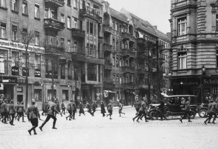 Rep&uacute;blica de Weimar. / RR SS.