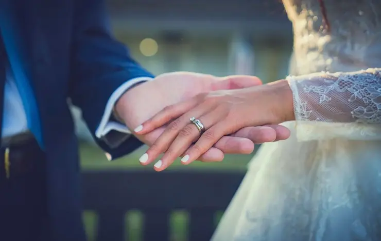 Pareja de recién casados. / RR SS.