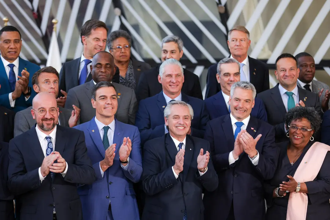 Alberto Fern&aacute;ndez, Pedro S&aacute;nchez, Chares Michel y otros l&iacute;deres de la cumbre UE-Celac. / RR.SS.