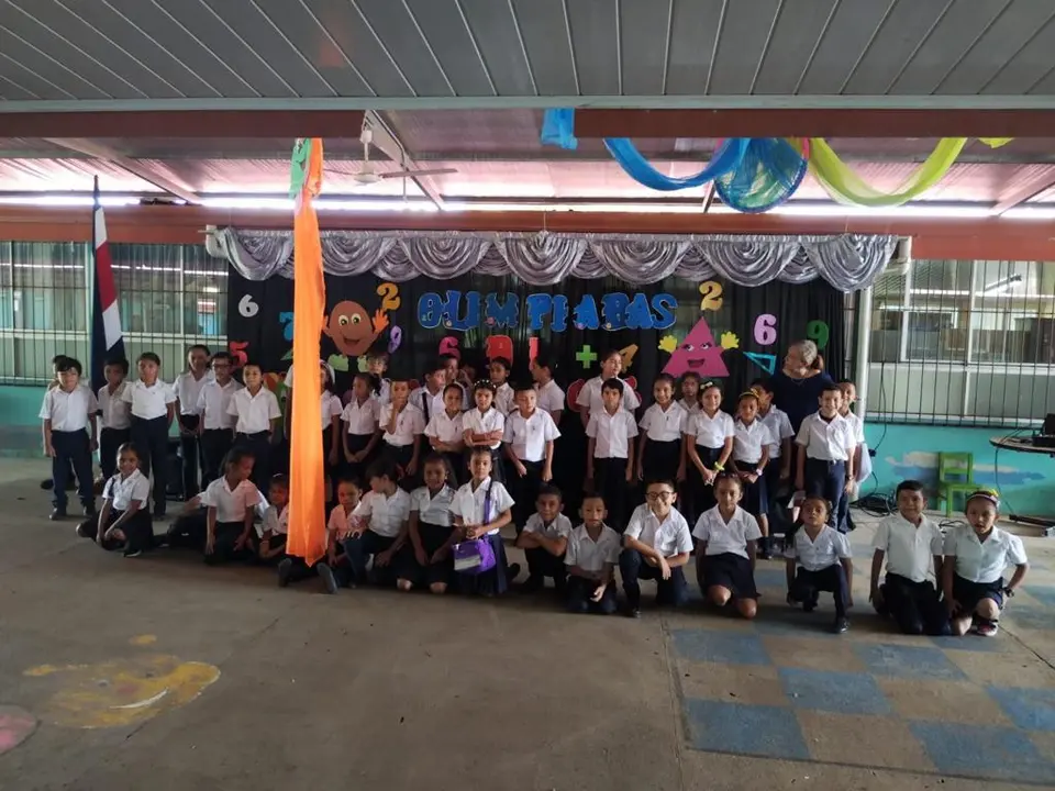 Estudiantes./ RR SS