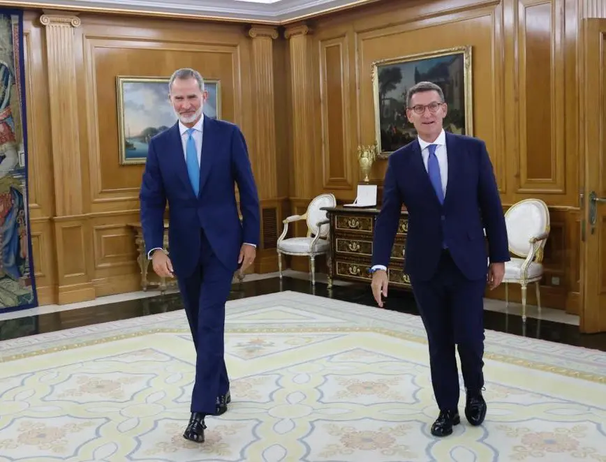 Rey Felipe VI y Alberto N&uacute;&ntilde;ez Feij&oacute;o en La Zarzuela. / @NunezFeijoo