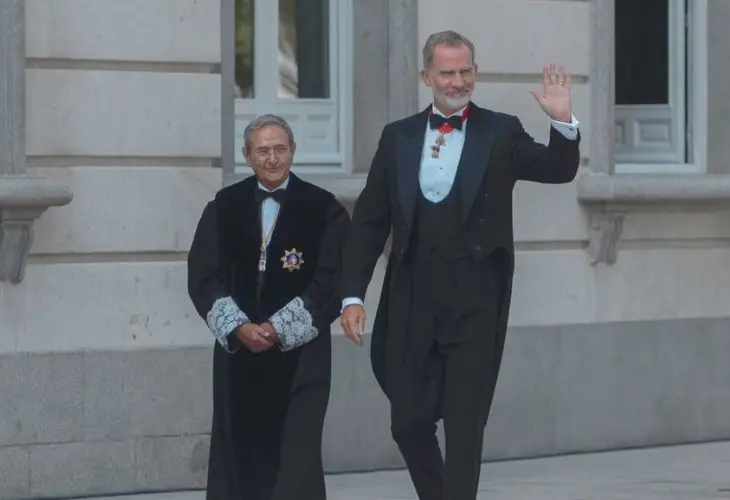 Francisco Mar&iacute;n, presidente en funciones del Tribunal Supremo; junto al Rey Felipe VI. / RR SS.