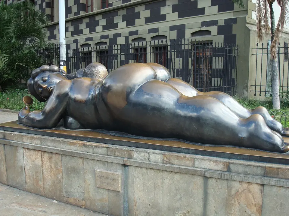 Obra de Botero en Medellín. / Julianza en Pixabay