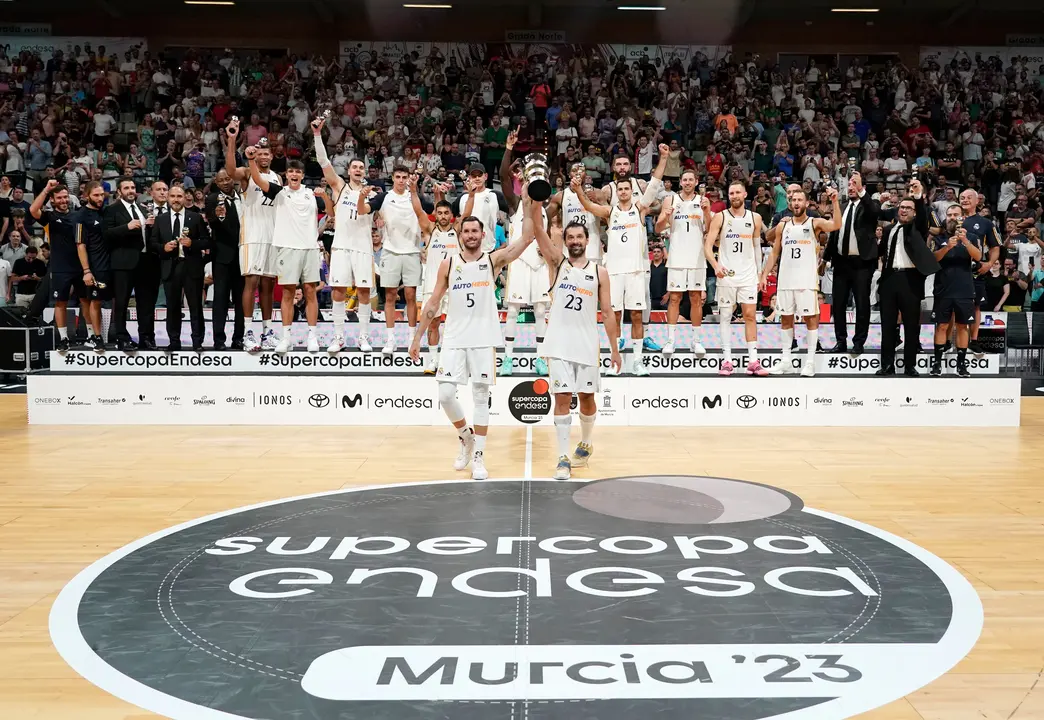 Real Madrid, campe&oacute;n de la Supercopa Endesa de baloncesto. / @Twitter