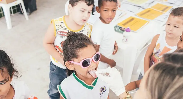 ampa&ntilde;a escolar para la detecci&oacute;n, prevenci&oacute;n y eliminaci&oacute;n del tracoma en Brasil. / OPS