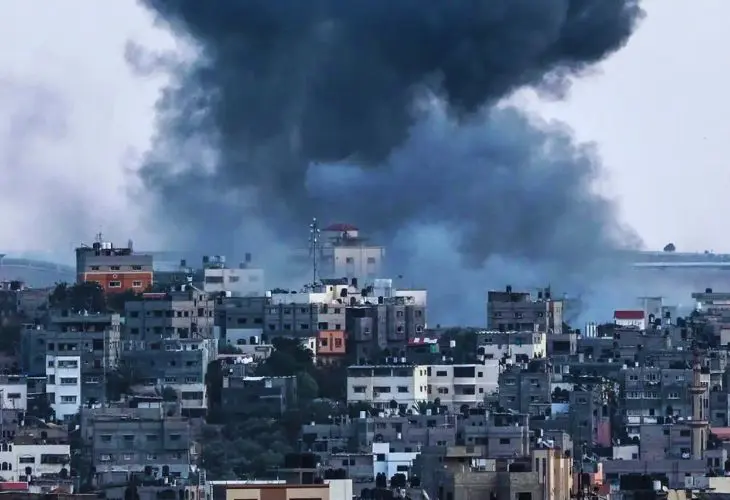 Bombardeo en medio del conflicto entre Israel y Palestina. / RR SS.