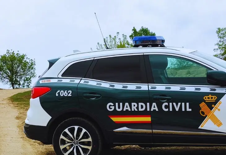 Automovil de la Guardia Civil. / RR SS.
