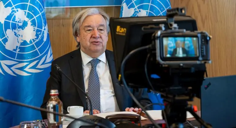 El Secretario General de la ONU, Ant&oacute;nio Guterres, asiste a la cumbre virtual del G20 a trav&eacute;s de un enlace de video desde Chile. / ONU.