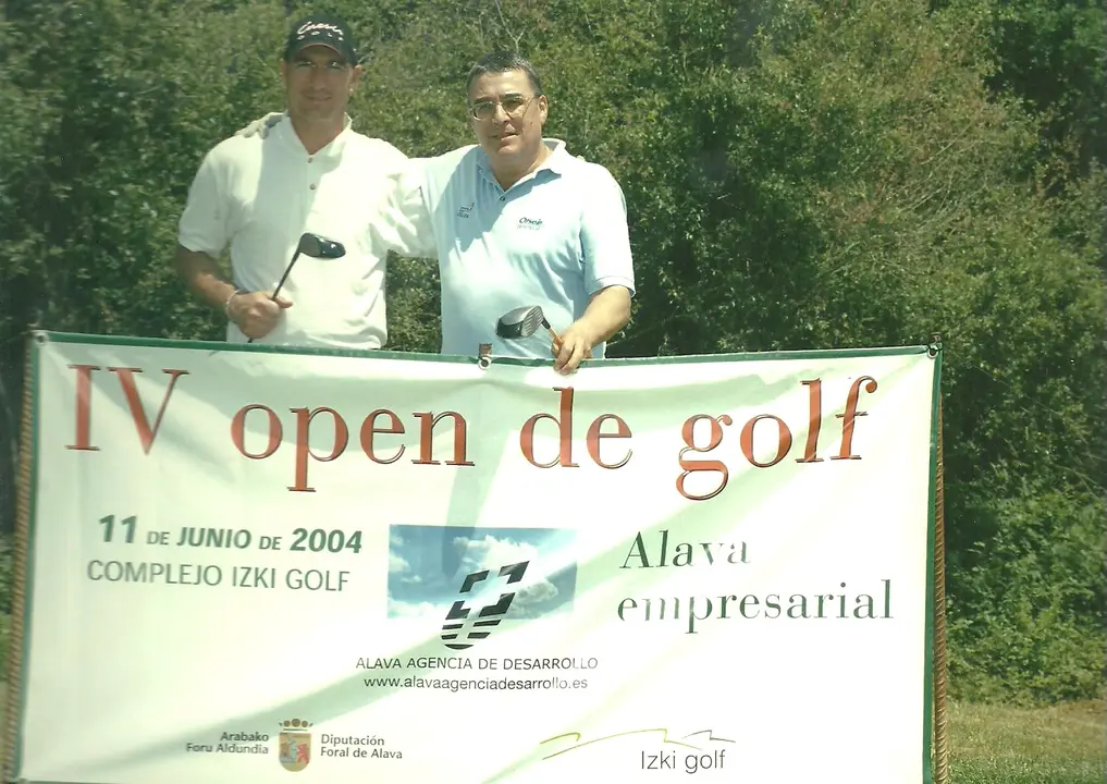 Torneo por parejas entre empresas. / JRB