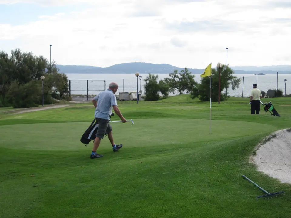 Golf Torre de H&eacute;rcules, Hoyo en la Bah&iacute;a de A Coru&ntilde;a. / JRB