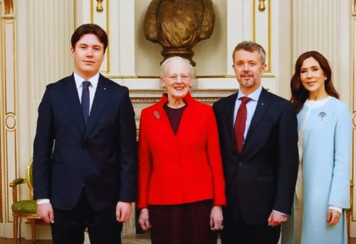 Pr&iacute;ncipe Christian, la reina Margarita II, el pr&iacute;ncipe Federico y la princesa Mary. / @detdanskekongehus.