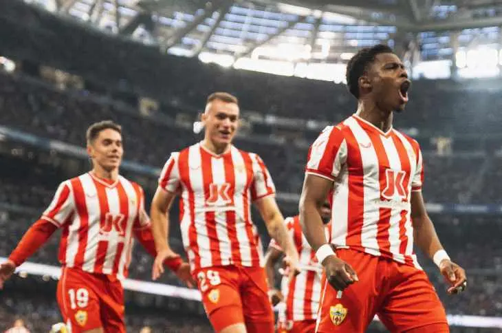 Ramazani y sus compa&ntilde;eros celebrando el 0-1 del partido. / @U_D_Almeria