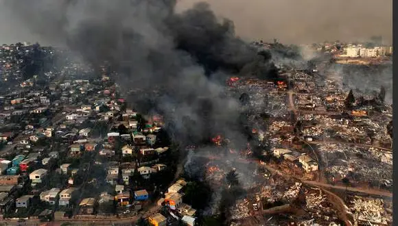 Incendio forestal en Las Pataguas, Vi&ntilde;a del Mar, Chile. / RR.SS