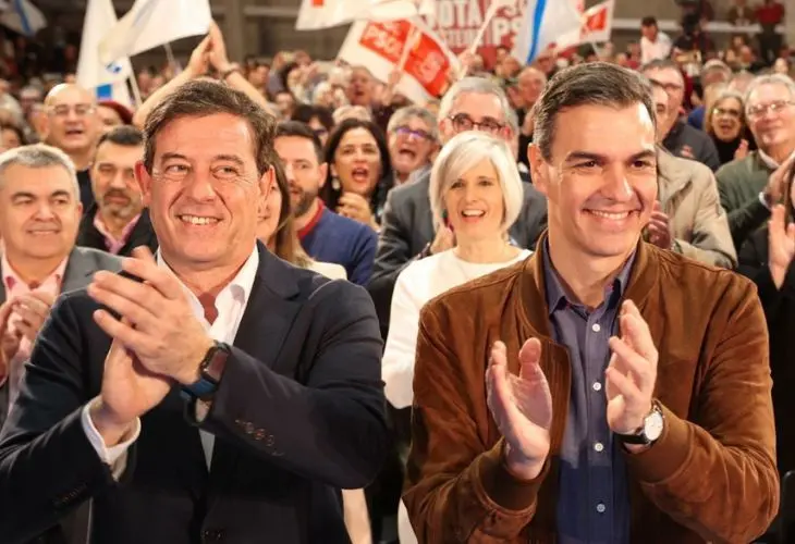 Jos&eacute; Ram&oacute;n G&oacute;mez Besteiro y Pedro S&aacute;nchez. / @estherpcamarero