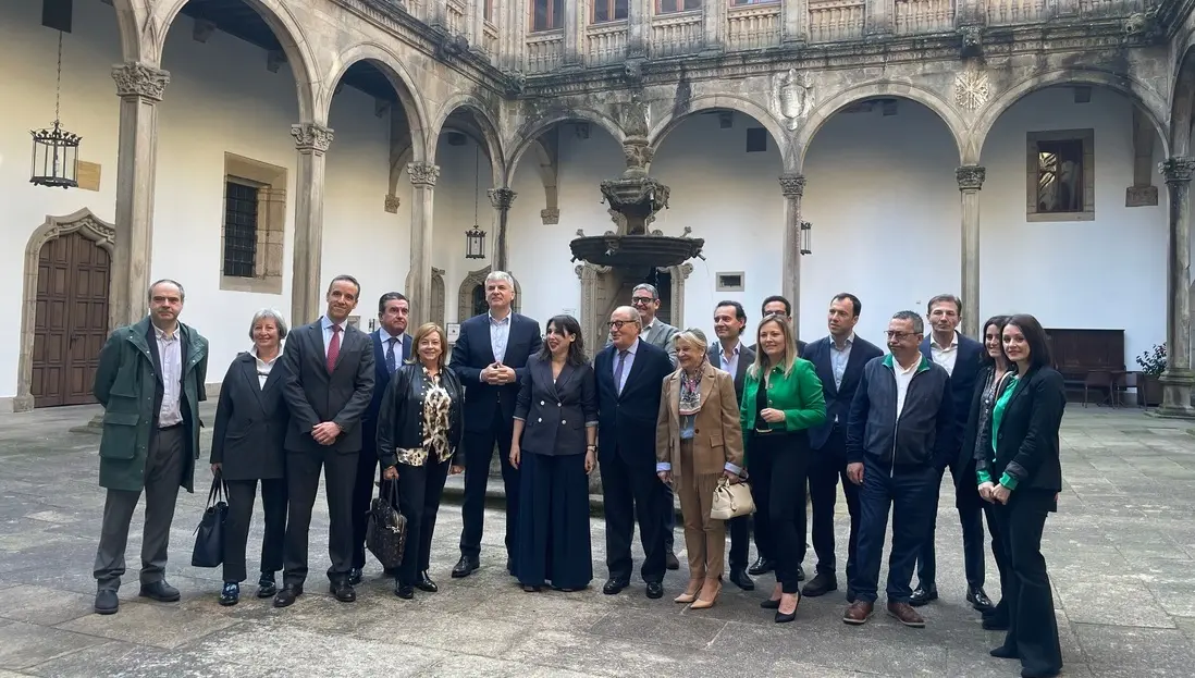 Una delegaci&oacute;n del Foro Econ&oacute;mico de Galicia se reuni&oacute; con la conselleira de Econom&iacute;a. / Mundiario