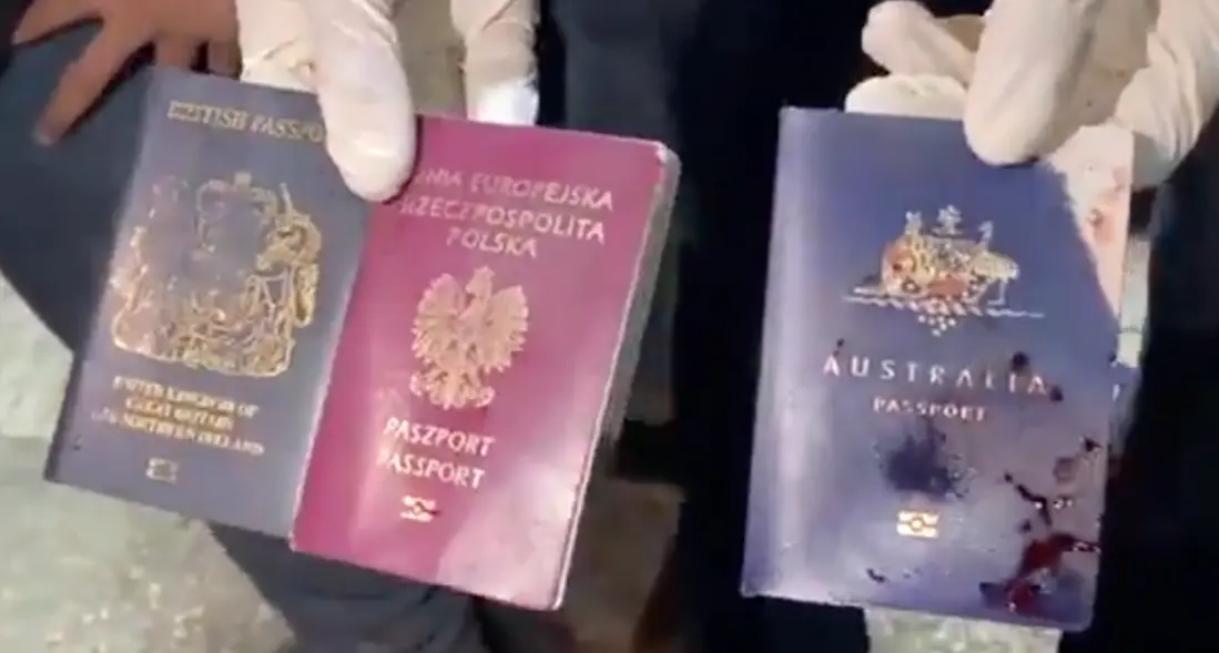 Pasaportes de tres de las v&iacute;ctimas del ataque de Israel. / TV