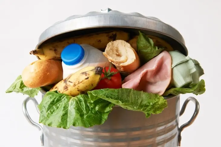 Desperdicio de alimentos. / RR SS.