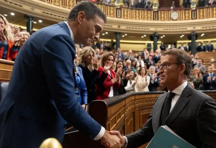 Pedro S&aacute;nchez, presidente de Gobierno; y Alberto N&uacute;&ntilde;ez Feij&oacute;o, l&iacute;der de la oposici&oacute;n. / RR SS.