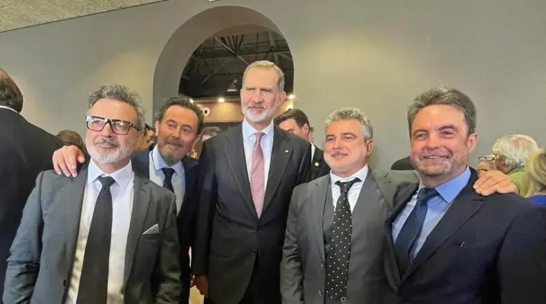 Felipe VI y Los Chanclas./ RRSS
