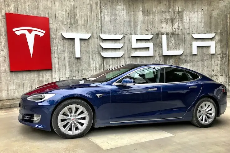 Tesla. / Fans Schweiz en Unsplash