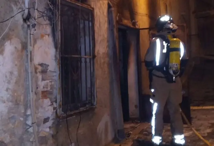 Bomberos llegando al lugar del incendio. / @BomberosCEIS_RM.