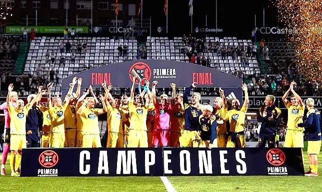 Campeones de segunda B.