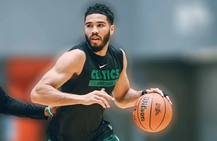 Jayson Tatum durante un entrenamiento de los Celtics. /  @celtics