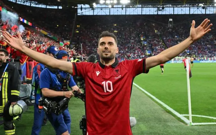 Nedim Bajrami celebrando el primer gol de Albania en la Eurocopa. / @Euro2024
