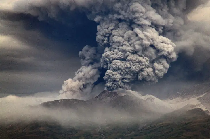 El volc&aacute;n Shiveluch entr&oacute; en erupci&oacute;n, Rusia. / RR.SS. @IViS_DVO_RAN