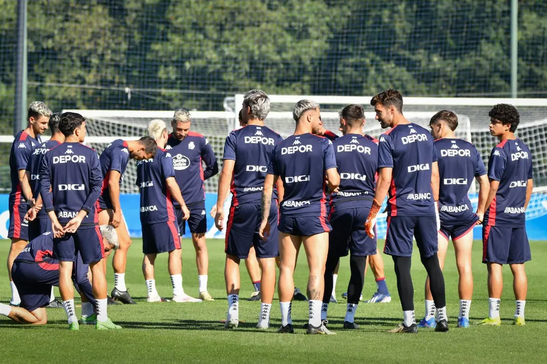 Im&aacute;genes del entrenamiento del Deportivo. / @RCDeportivo
