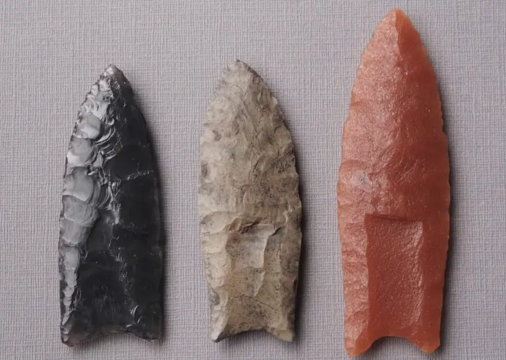 Conjunto de r&eacute;plicas de puntas Clovis. / Scott Byram, Universidad de Berkeley.