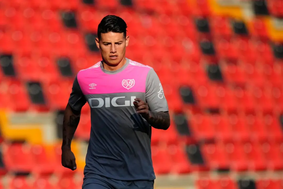 James Rodr&iacute;guez entrenando con el Rayo Vallecano. / @Twitter