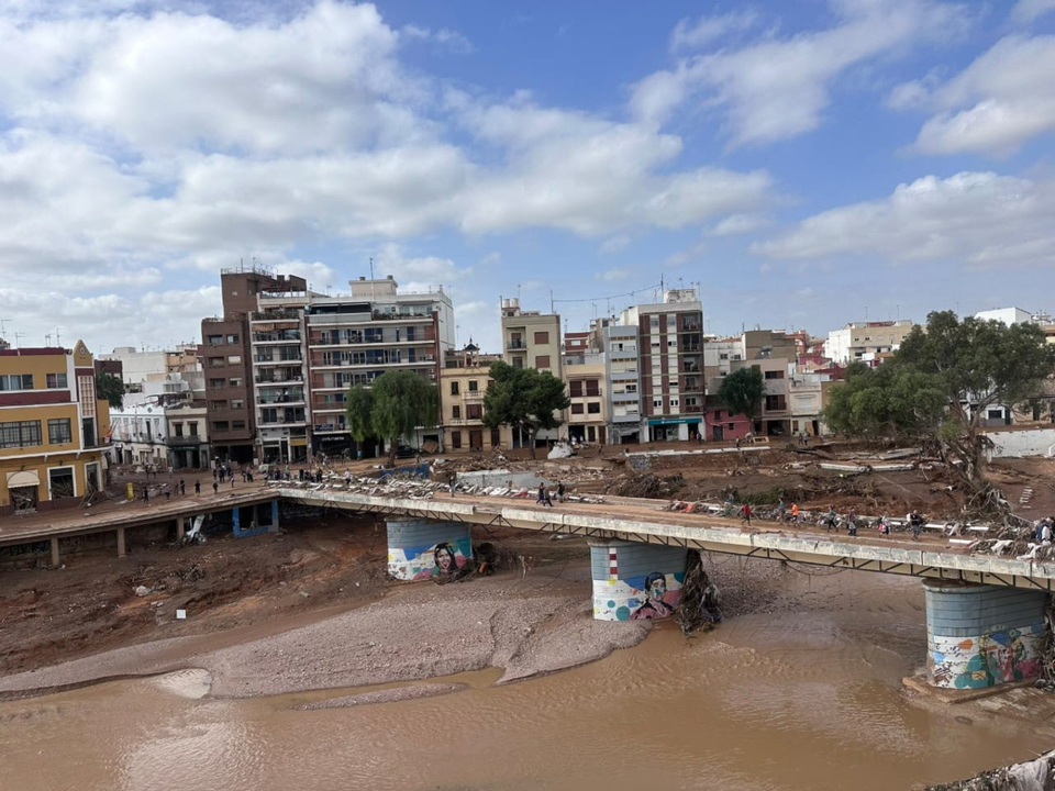 Puente tras el paso de la dana en Paiporta, en Valencia. / @VOX_Paiporta