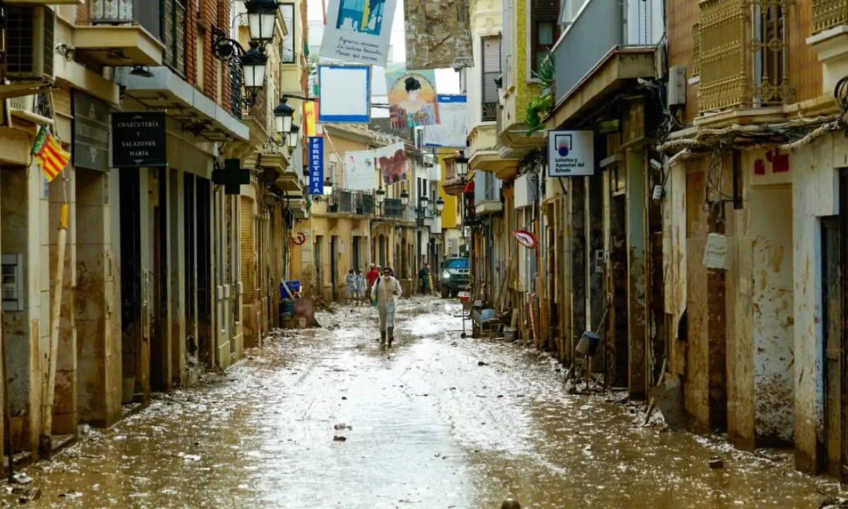 Una zona de Paiporta afectada por la dana. / @Defensagob.