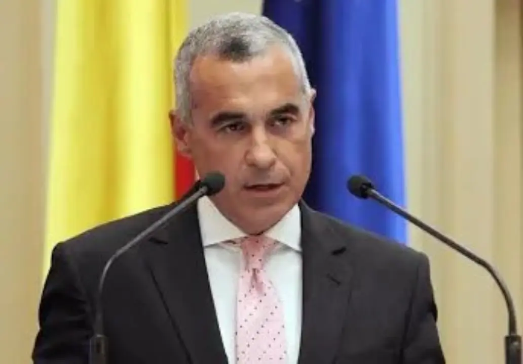 Calin Georgescu, candidato a la presidencia de Ruman&iacute;a. / @paulkenyonTV