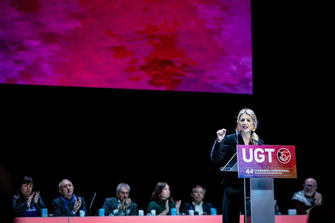 La vicepresidenta segunda y ministra de Trabajo, Yolanda D&iacute;az, durante su intervenci&oacute;n en la sesi&oacute;n inaugural del 44 Congreso Confederal de UGT. / @Yolanda_Diaz_