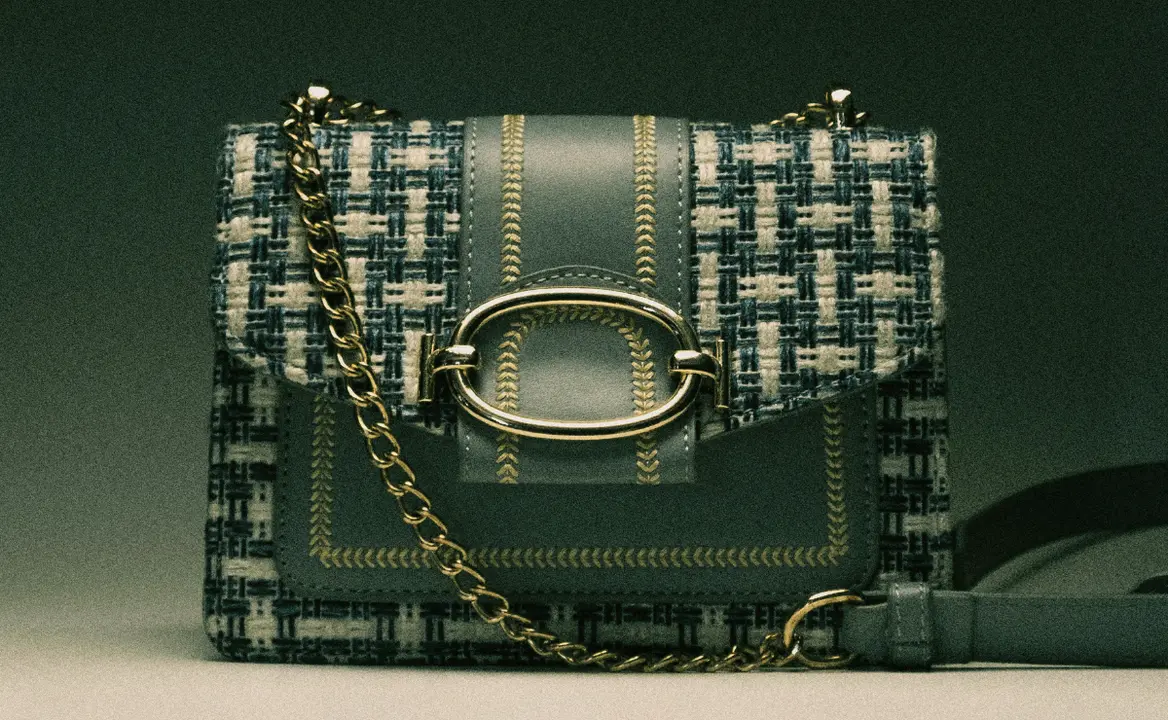 Mini bolso con patron en tela bicolor.