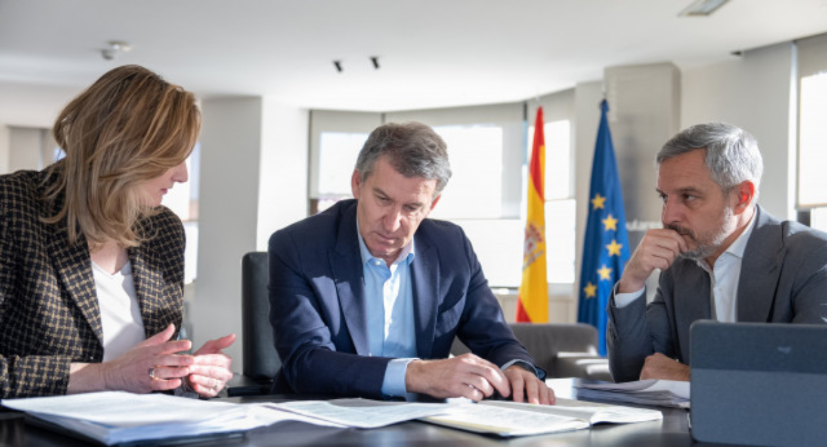 Alberto N&uacute;&ntilde;ez Feij&oacute;o y los vicesecretarios del PP Paloma Mart&iacute;n y Juan Bravo. / Partido Popular