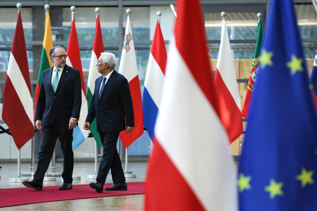 Alexander Schallenberg, canciller interino de Austria y Ant&oacute;nio Costa, presidente del Consejo Europeo. / Consejo Europeo