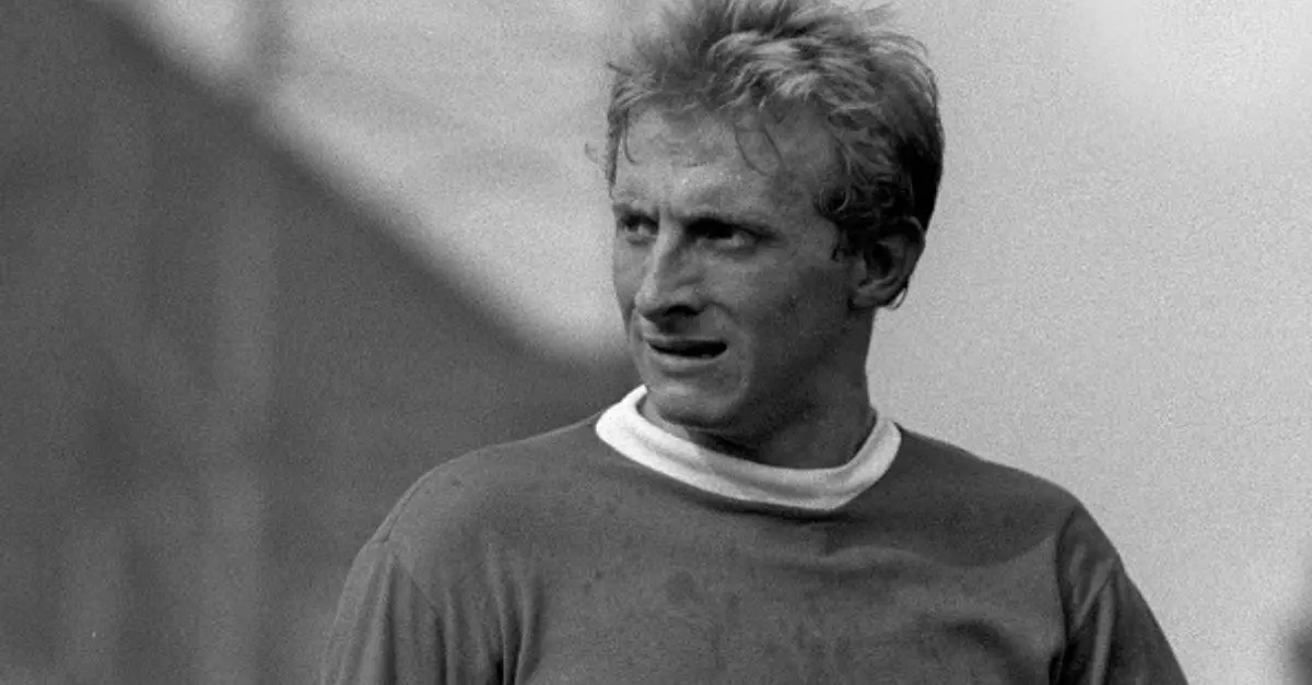 Dennis Law, m&iacute;tico futbolista del Manchester United. /  @manutd