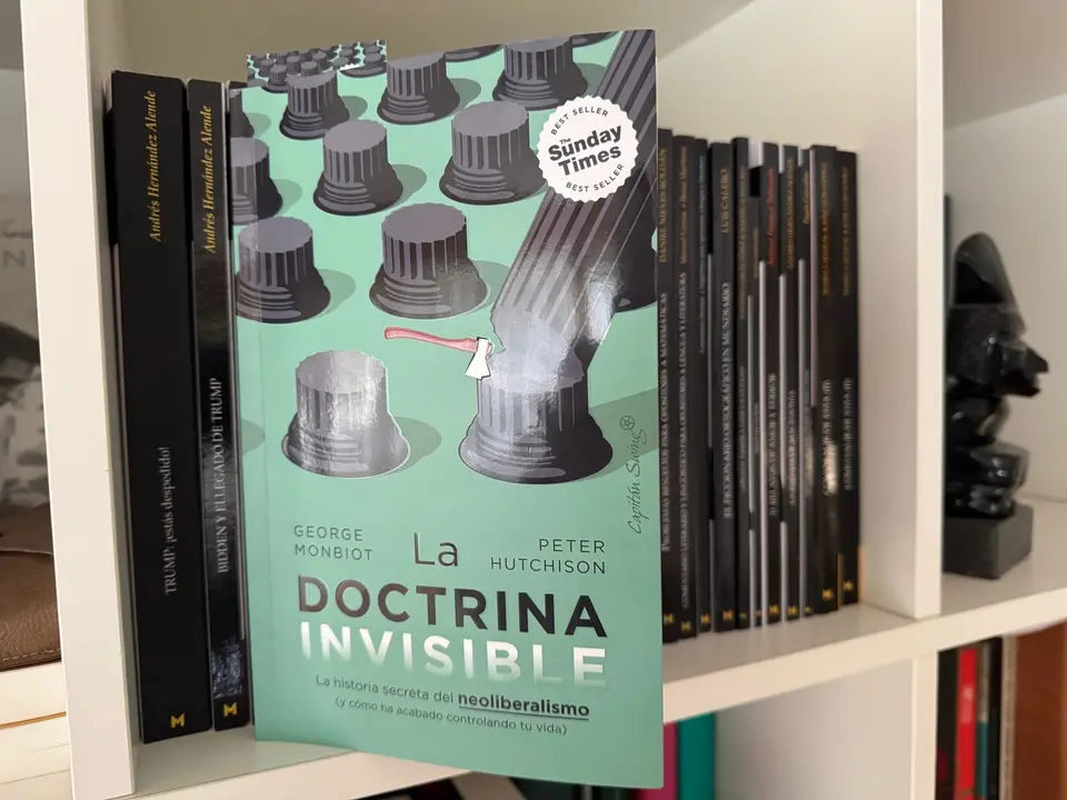 Portada del libro La doctrina invisible. / Mundiario