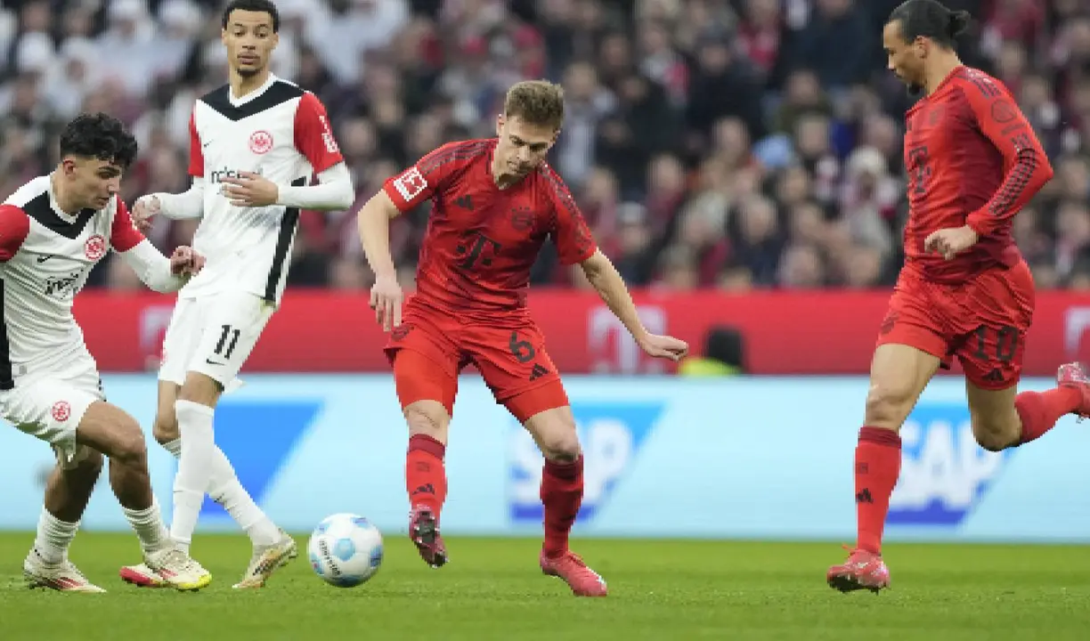 Joshua Kimmich, dorsal n&uacute;mero 6 del Bayern. /   @fcbayernes