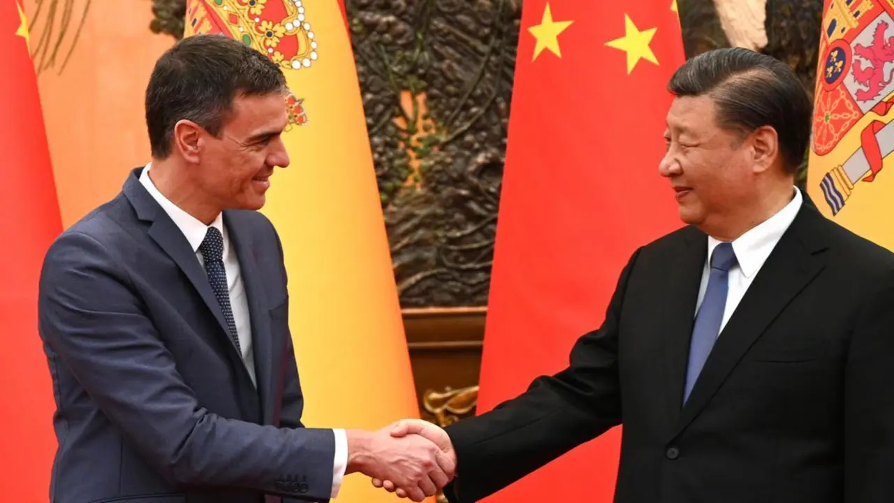 Pedro S&aacute;nchez, presidente del Gobierno de Espa&ntilde;a y Xi Jinping, presidente de China. / RR SS.