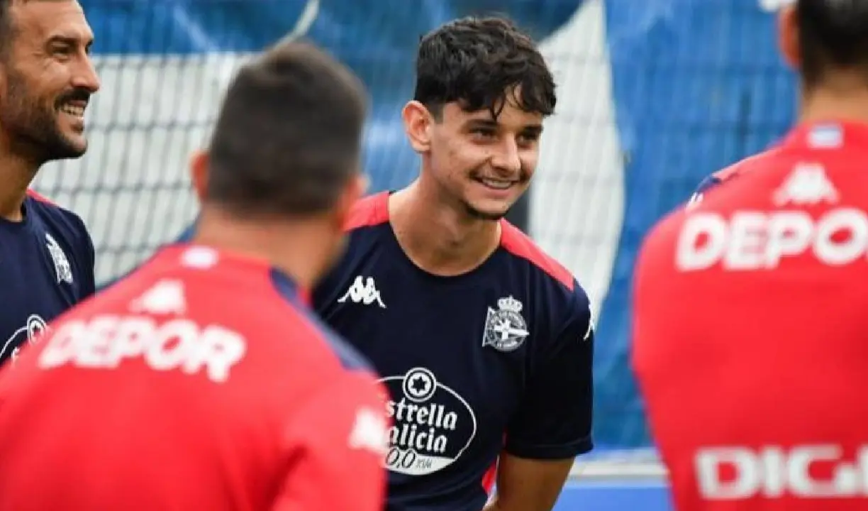 Charlie Pati&ntilde;o, futbolista del D&eacute;por. /  @rcdeportivo