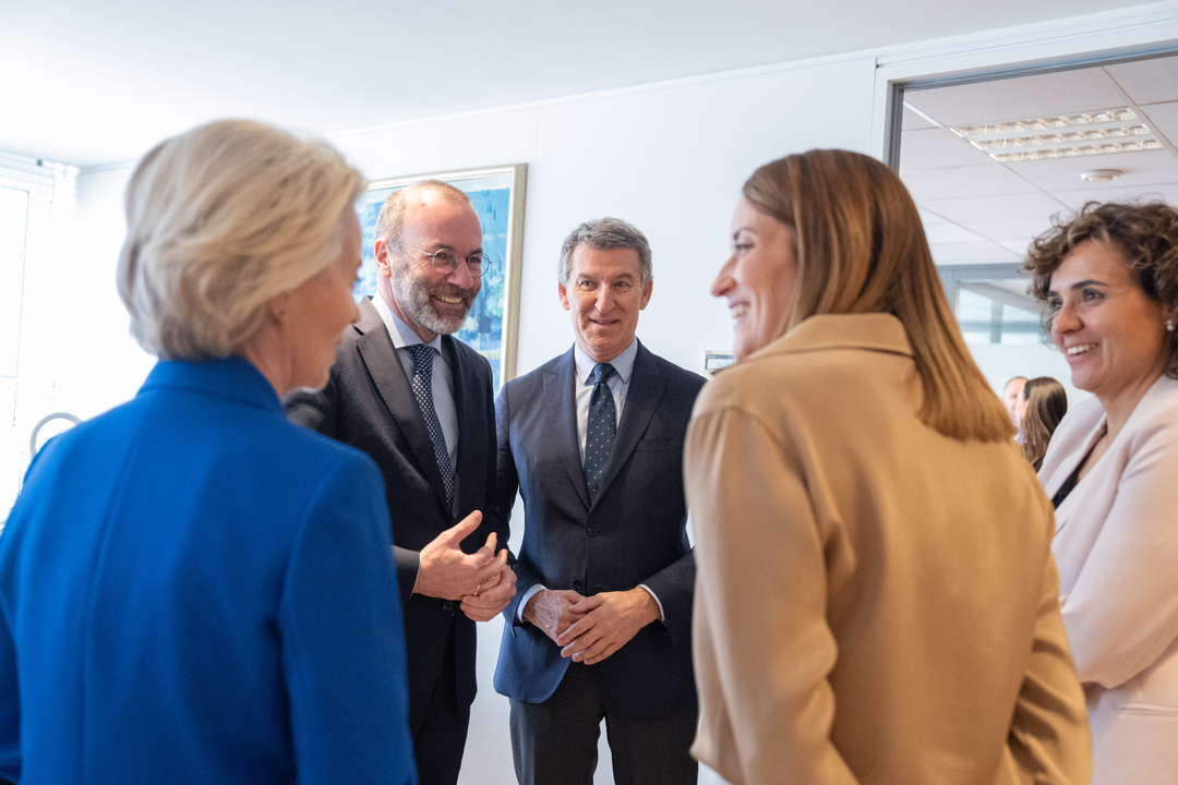 Ursula von der Leyen, Manfred Weber, Alberto N&uacute;&ntilde;ez Feij&oacute;o, Roberta Metsola y Dolors Montserrat. / PP