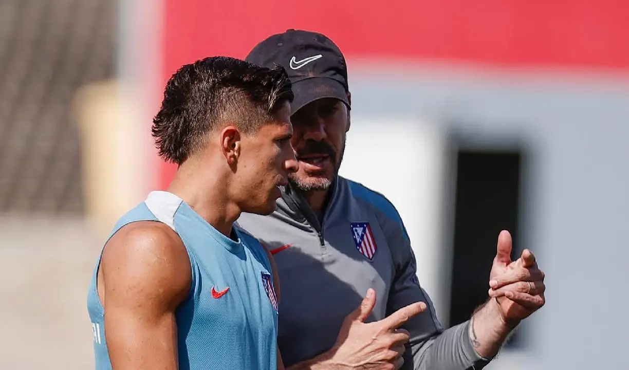 El clan de los Simeone durante un entrenamiento del Atl&eacute;tico de Madrid. /  Instagram: atleticodemadrid